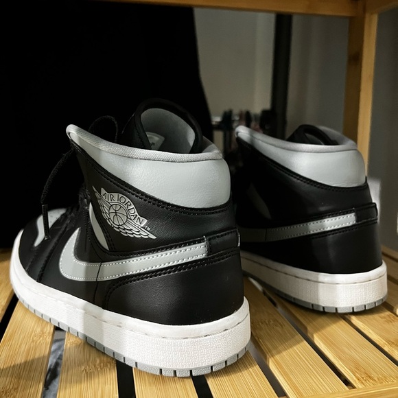 Nike Air Jordan 1 Mid Shadow Black&Grey - Picture 2 of 4